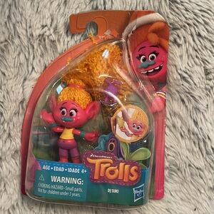DreamWorks Trolls DJ SUKI Collectible Figure with Critter
